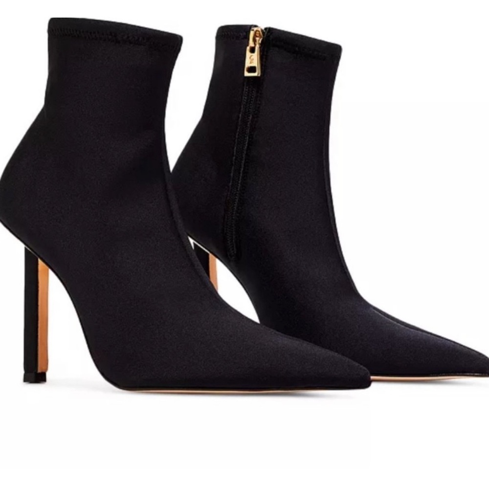 NIB Good American Heels — Black Neoprene Booties Heels NWT Size 8 7.5